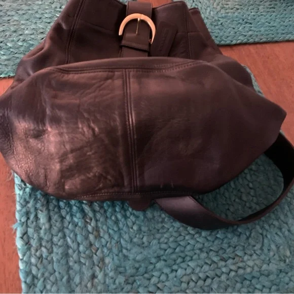 Coach black bag one shoulder strap w/option of zipper or reach in. - Picture 3 of 6